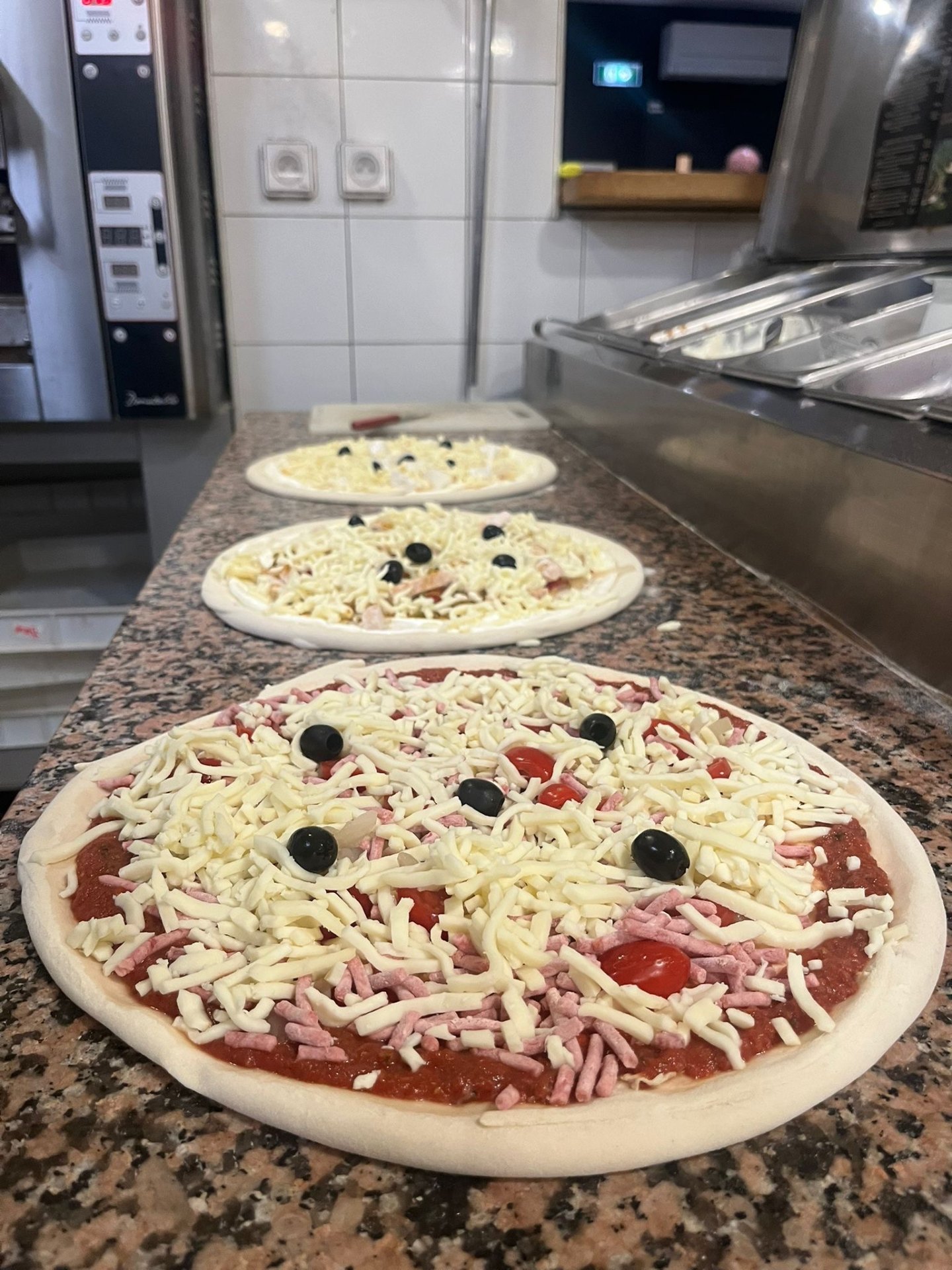 Pizzas garnies prêtes à enfourner